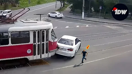 TOTAL IDIOTS AT WORK #698 Instant Regret Fails Compilation 2025 Best of the Week